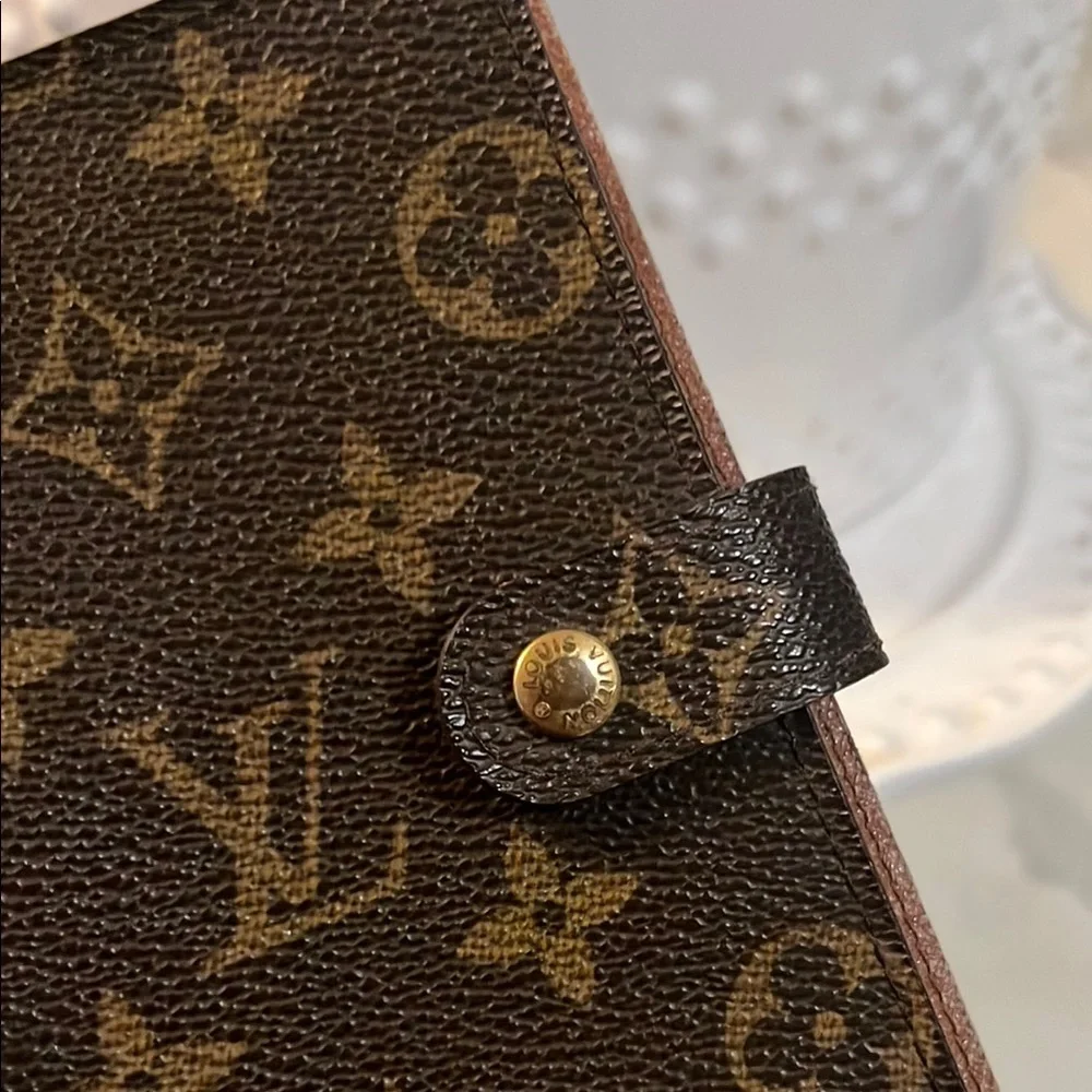Louis Vuitton PM Agenda - Picture 3 of 10